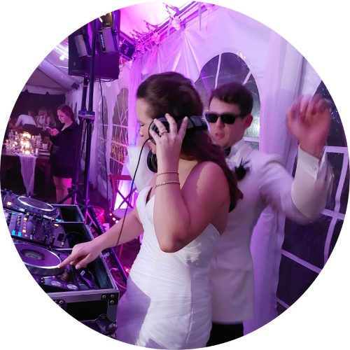 Middleburg wedding DJ virginia with bride and groom djing, dj maskell loudoun county wedding dj virginia